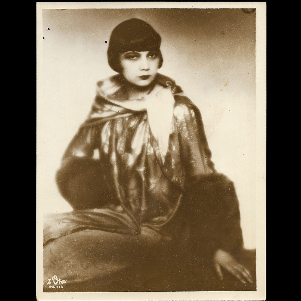 Beer - Portrait de la modèliste Madame Germaine par D'Ora (1928)