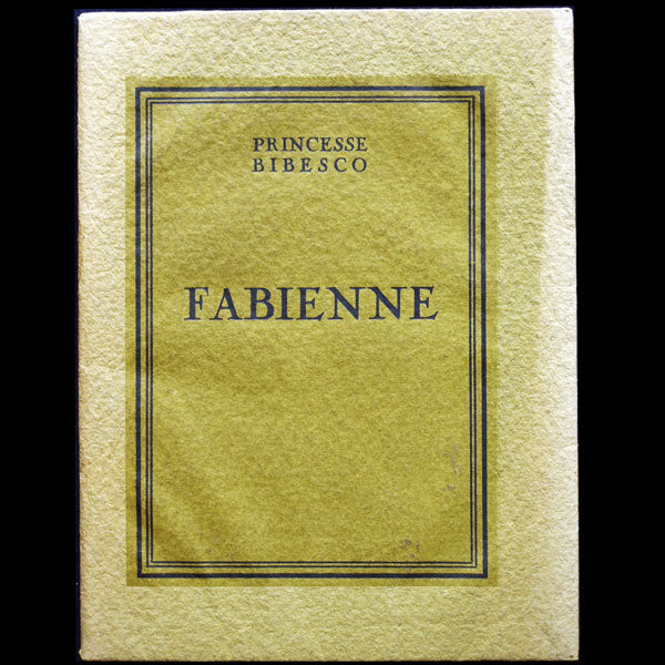 Caroline Reboux - Fabienne ou la conscience professionnelle par la Princesse Bibesco pour le magazine Vogue (1926)