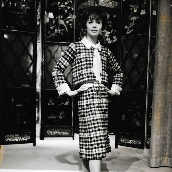 Chanel - Tailleur écossais et ceinture bijou pour le Printemps-Eté 1961