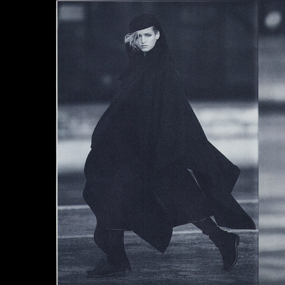 Comme des Garçons, n°85, le 10 octobre 1984, photographies de Hans Feurer