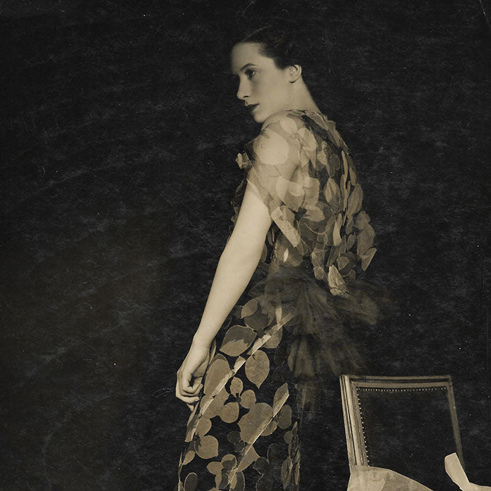 Martial & Armand - Jacasse, robe fleurie, photographie d'époque de D'Ora (1934)