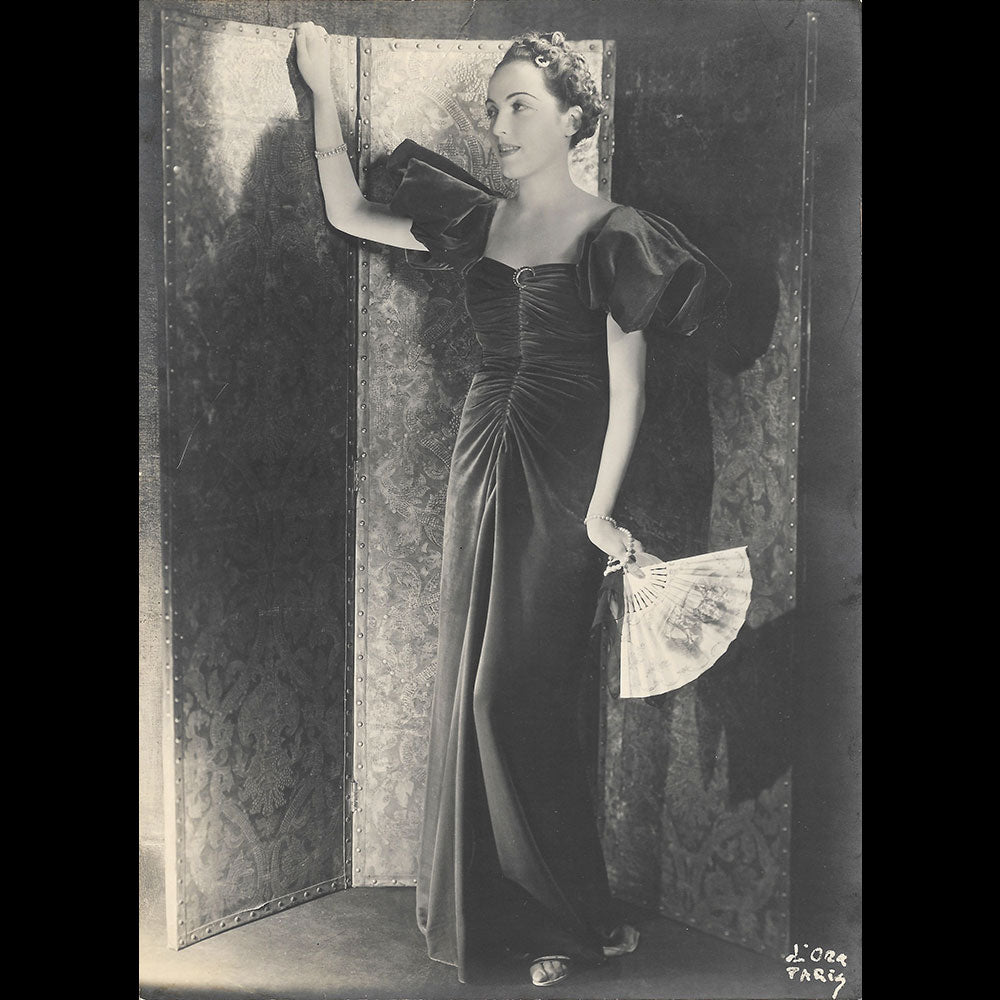 Ardanse - Robe du soir portée par la Comtesse de Solages, tirage de D'Ora (1936)