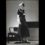 Germaine Lecomte - Robe, tirage du studio Dorvyne (circa 1940s)