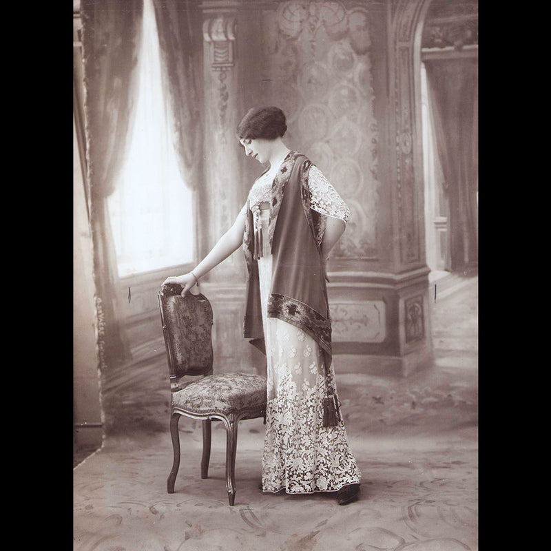 Drecoll - Robe en dentelle blanche, photographie du studio Felix (1913)