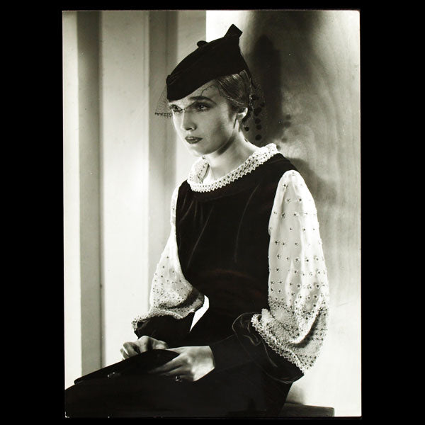 Robe de Lucien Lelong, photographie d'époque du studio Deutsch (circa 1935)