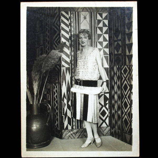 Jean Magnin - Robe du soir Charleston, photographie d'époque d'Henri Manuel (1926)