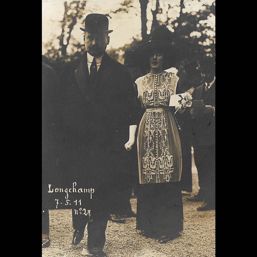 Paul Géniaux - La mode aux courses de Longchamp, réunion de 4 photographies (1911)