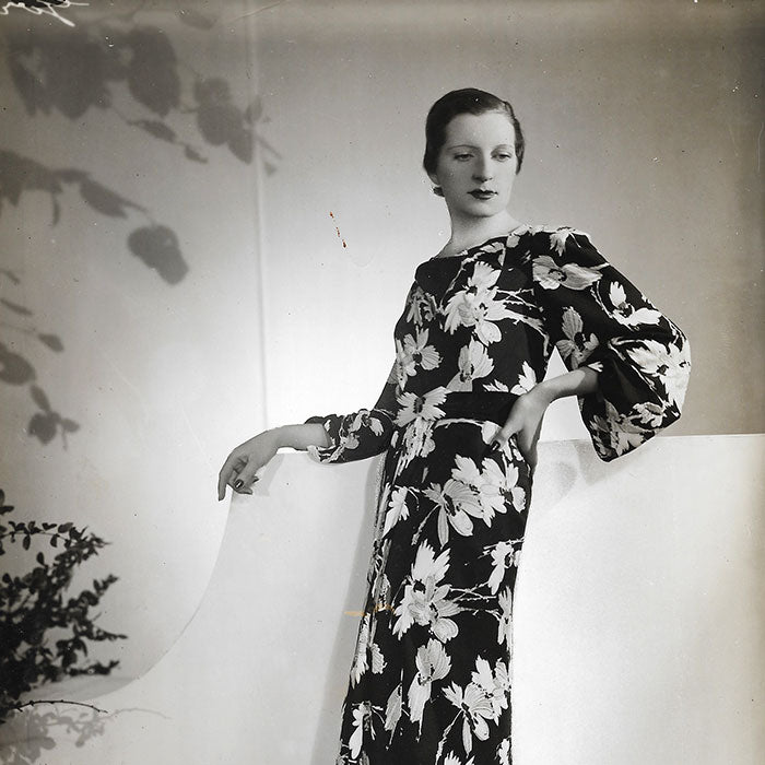 Gorin - Au Point, Robe de fin d'après-midi, tirage d'Isabey (1936)