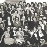 Grès - Madame Grès entourée de ses catherinettes (1943)
