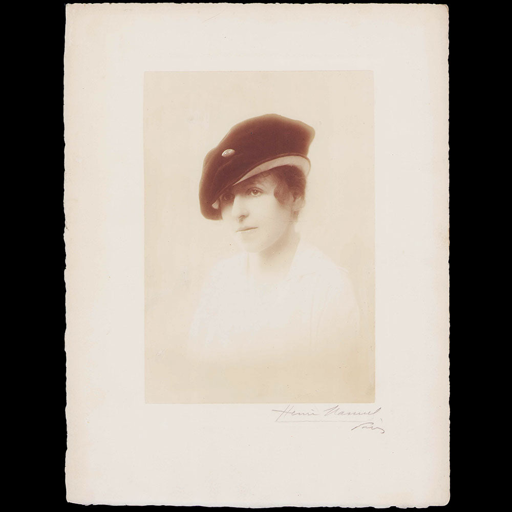 Henri Manuel - Elégante au chapeau (circa 1910s)