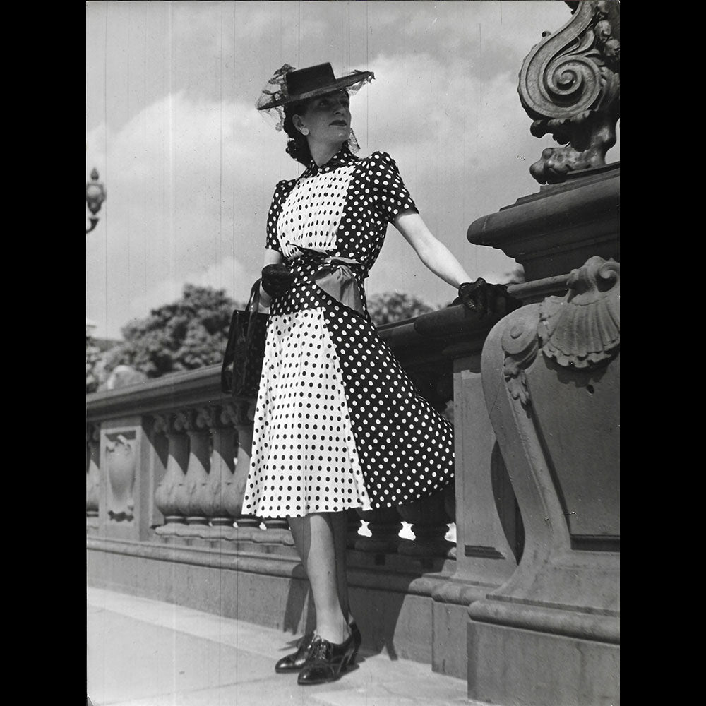 Jean Desses - Robe à pois, tirage du studio Tronchet (circa 1940s)