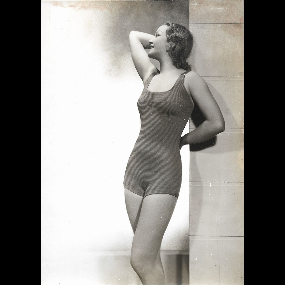 Maillot de bain porté par Amy Colin, Miss Paris 1935, tirage d'Isabey