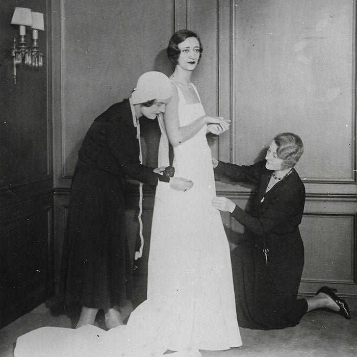 Kitmir - Essayage d'une robe par Maria Pavlovna, duchesse de Russie (circa 1920s)