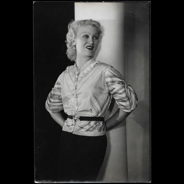 Marcelle Landowska - Ensemble porté par Miss paris 1935, tirage d'Isabey