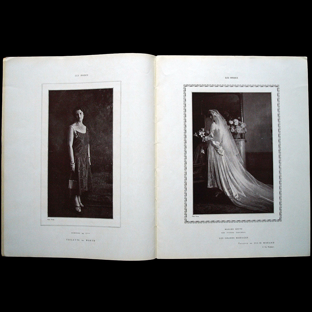 Les Modes n°297 (février 1929), couverture de Reutlinger d'un modèle de A la Reine d'Angleterre