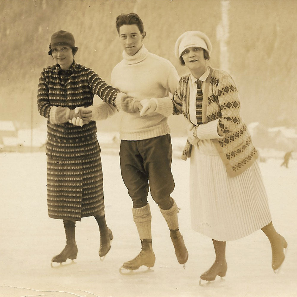 Caroline Reboux - Portrait de Lucienne Rabaté faisant du patin à glace (circa 1920)