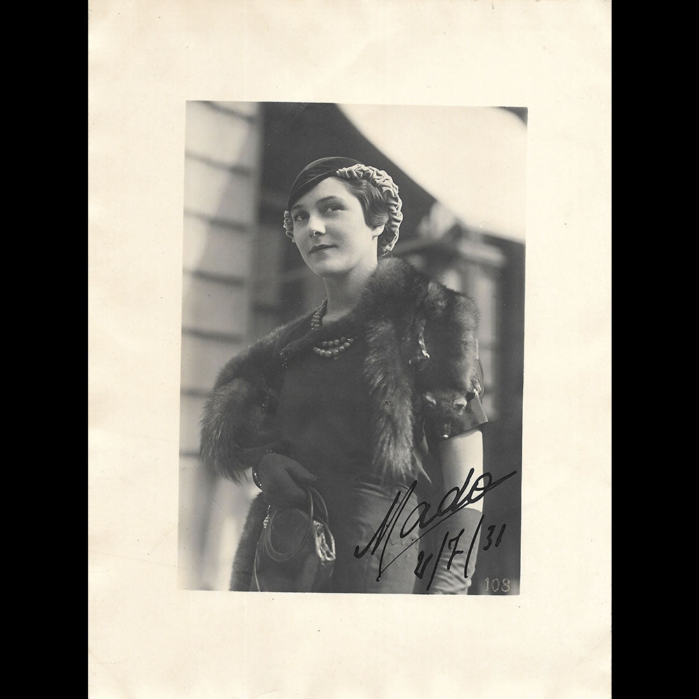 Mado - Portrait de la modiste, 22 rue des Capucines à Paris (1931)