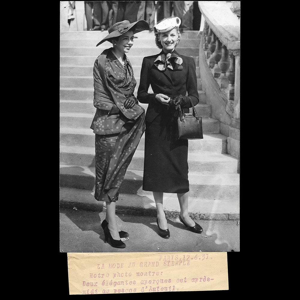 Deux Femmes Elégantes, la mode au grand steeple d'Auteuil (1951)
