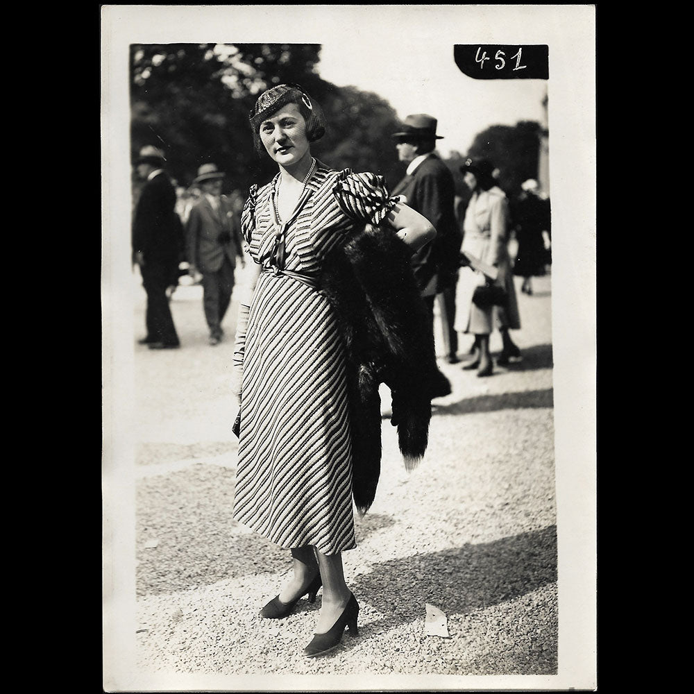 Elégante, la mode aux courses, photographie de Moisson (circa 1935)