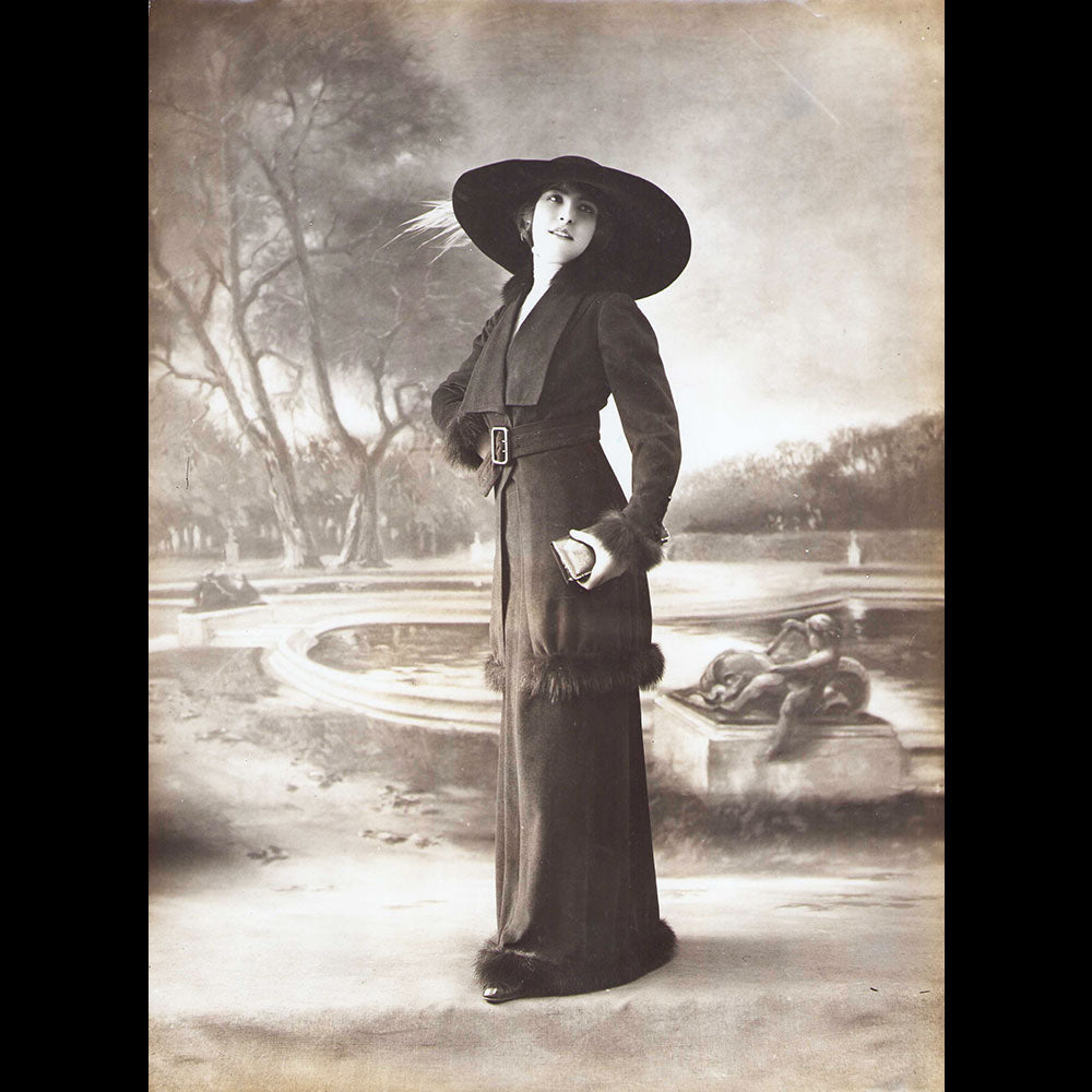 Parry - Tailleur de velours, photographie du studio Felix (1912)