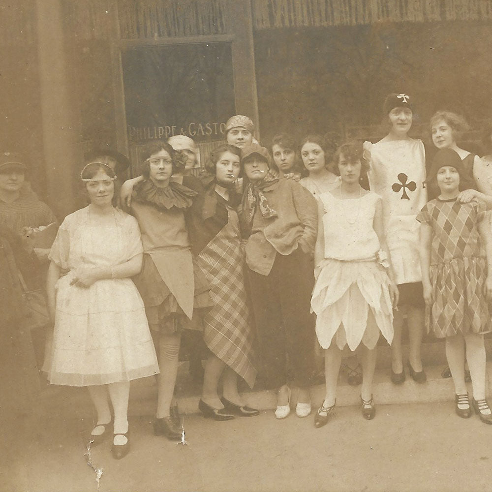 Philippe et Gaston - La Sainte-Catherine à la maison de couture, 120 avenue des Champs-Elysées à Paris (circa 1922-1925)