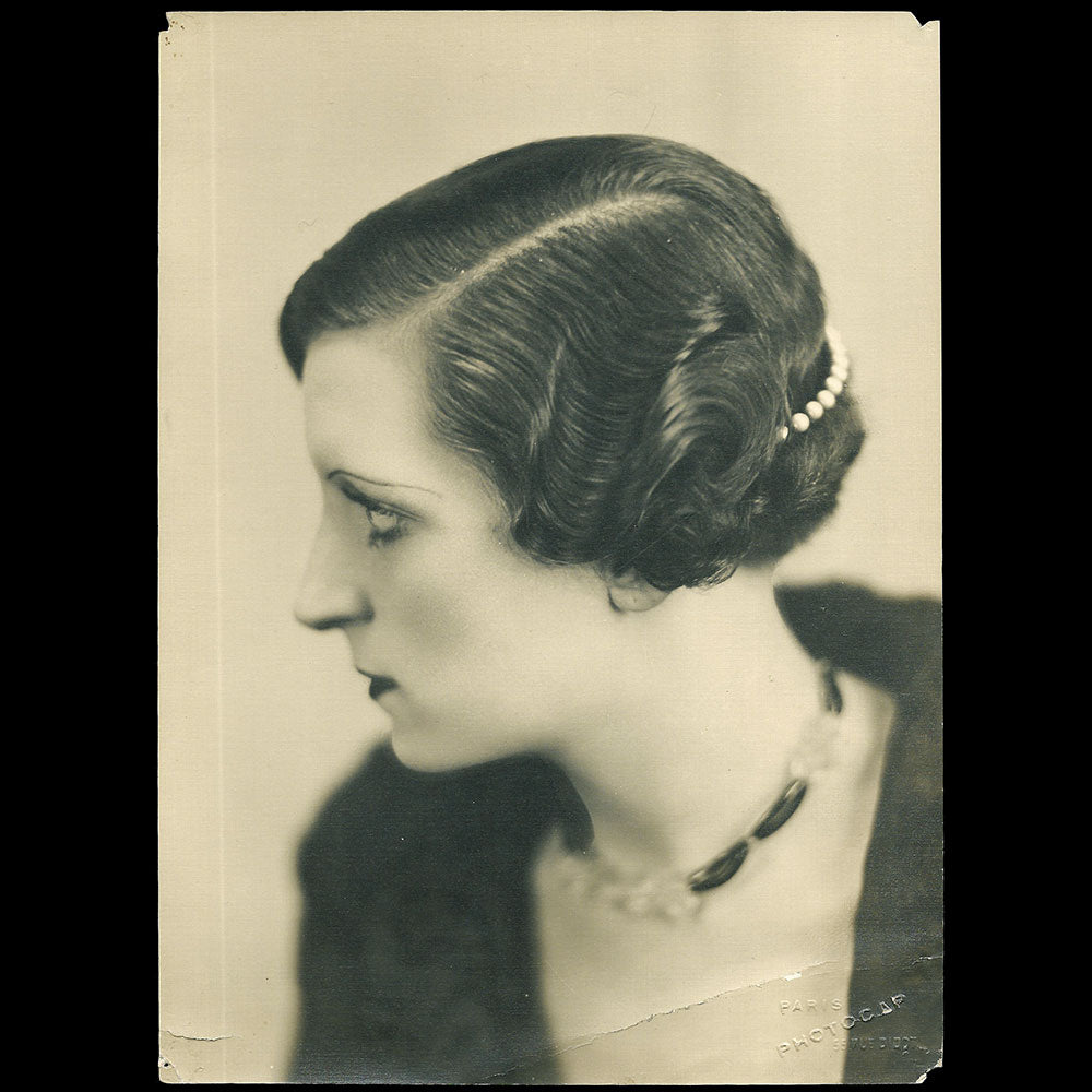 Photocap - Coiffure présentée par le mannequin Henriette (circa 1925-1930)