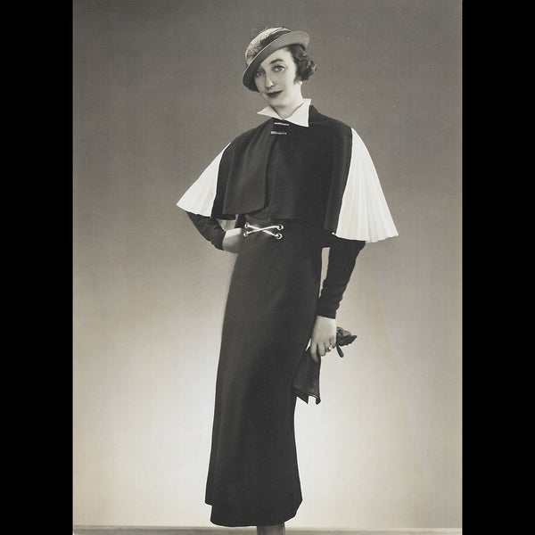 Robert Piguet - Ensemble en lainage noir et piqué blanc porté par la Comtesse Grabbe, tirage de Dorvyne (1934)