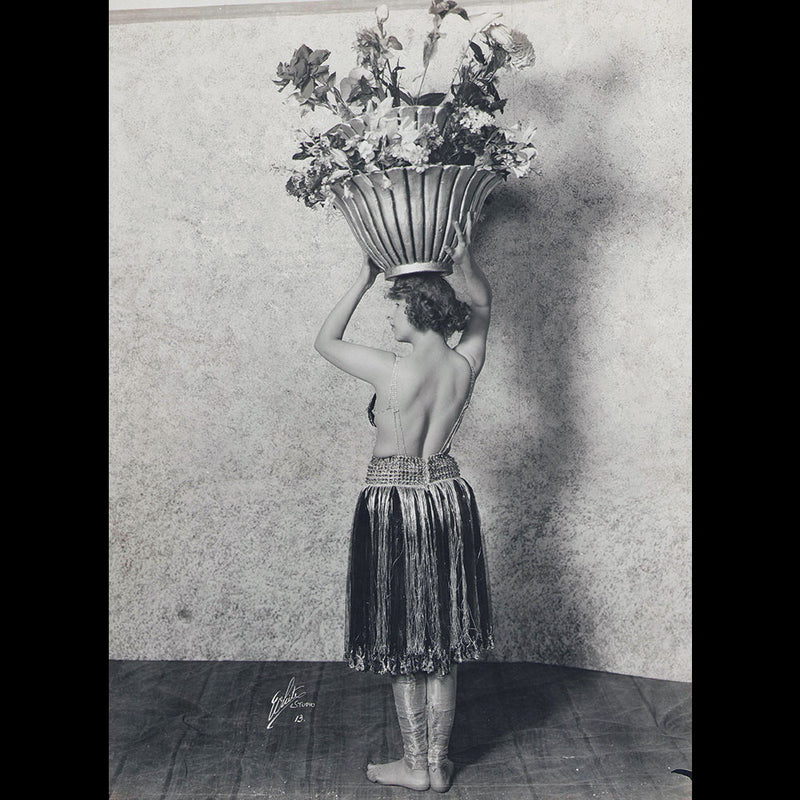 Poiret - Jean Barnette dans un costume d'Afgar (1920)