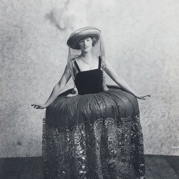 Poiret - Vera Ruby dans un costume d'Afgar (1920)