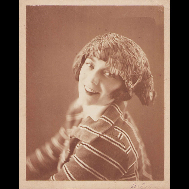 Lewis - Portrait d'Andrée Spinelly, photographie de Delphi (1920)
