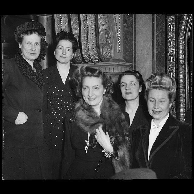 Les modistes parisiennes des maisons Suzanne Talbot, Paulette, Claude Saint-Cyr, Rose Valois, etc. (1946)