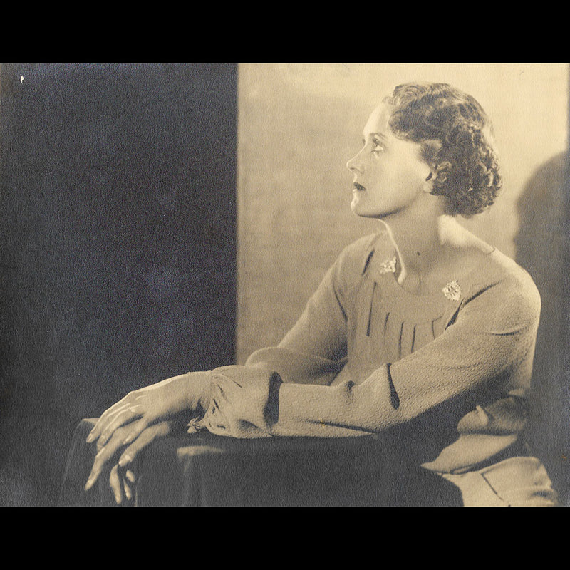 Paul Tanqueray - Portrait d'une élégante de profil (1930s)