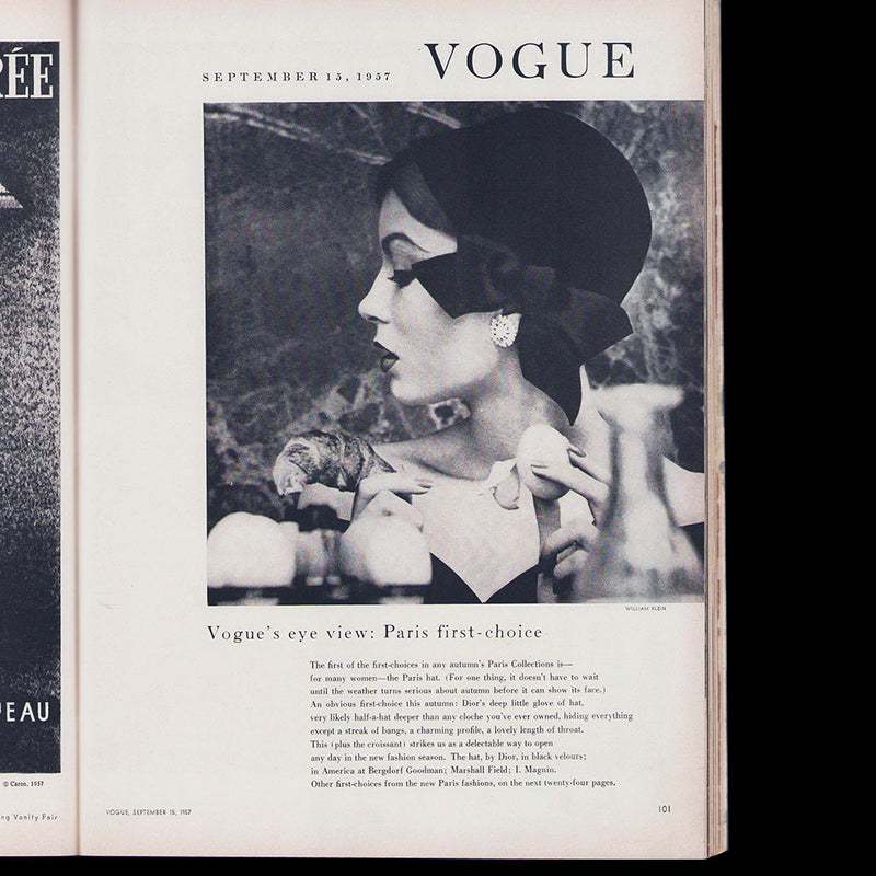 Vogue US (September 1957), couverture de John Rawlings