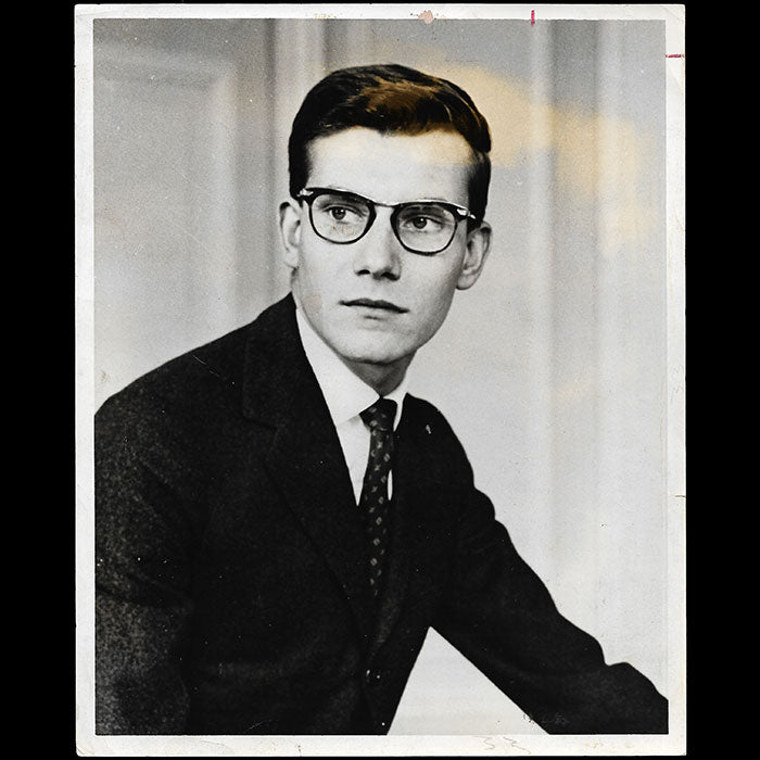 Yves Saint-Laurent - Portrait du couturier par André Ostier (1959)